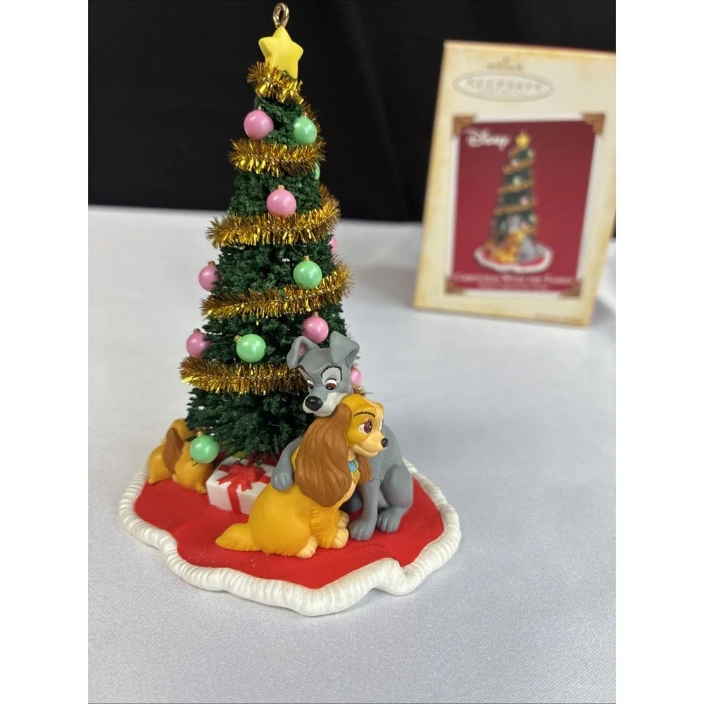 Hallmark 2005 Disney Lady & Tramp Christmas With The Family Keepsake QXD4235